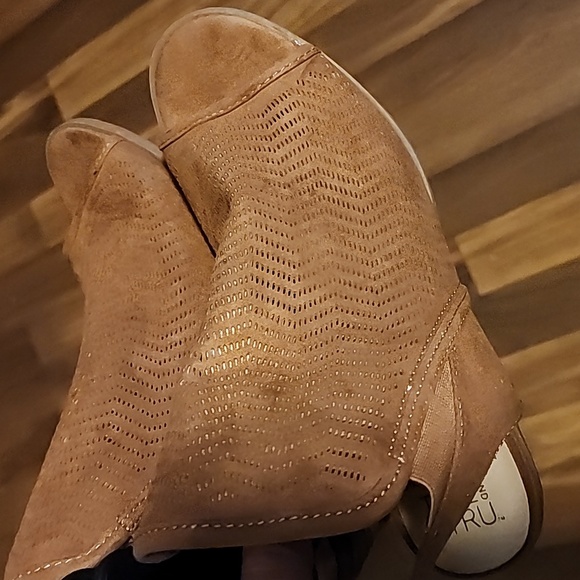 Time and Tru Memory Foam Cognac Boots Size 6.5 - Picture 7 of 8